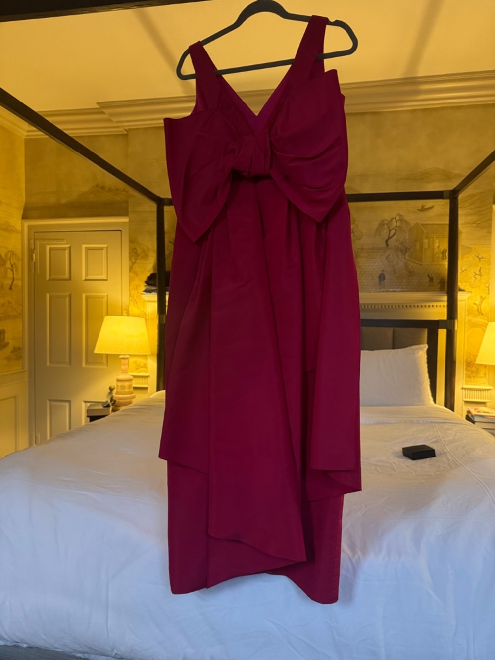 Carolina Herrera Hot Pink Backless Gown with Oversized Bow - Picture 4 of 7